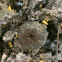 Afbeelding in Gallery-weergave laden, Kerstbal rond blauw/zilver
